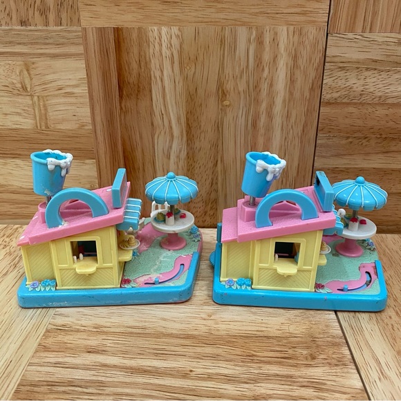 Lot (2) 1994 Polly Pocket Bluebird Toys Swindon Mimi’s Cafe Fast Food Drive Up - Picture 3 of 10